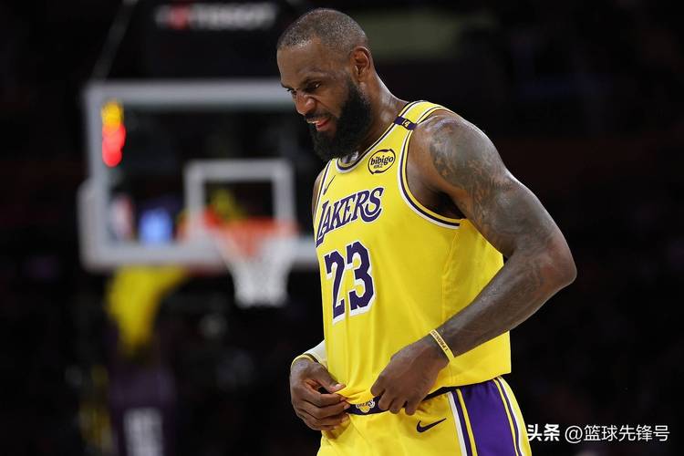 詹姆斯:骑士引入鲍尔是绝佳运作 现在常规赛对骑士已经不重要了