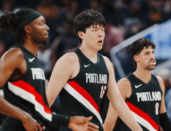 杨瀚森：夏普、卡马拉都是我的好兄弟 为他们拿到大合同感到开心