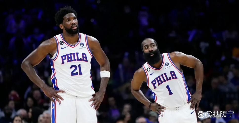 德里克-怀特：恩比德是联盟最好的大个子之一 需要团队合作限制他