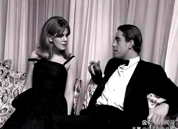 现女友和前任藕断丝连咋办?皮尔斯:有孩子吗?没孩子联系什么?