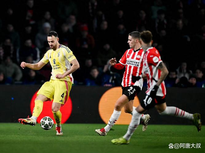 米体:180名那不勒斯球迷在埃因霍温被捕,本场欧冠被视为高风险