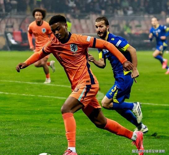 挣扎,阿贾克斯本场在对手半场传球次数、成功率均创球队最低纪录