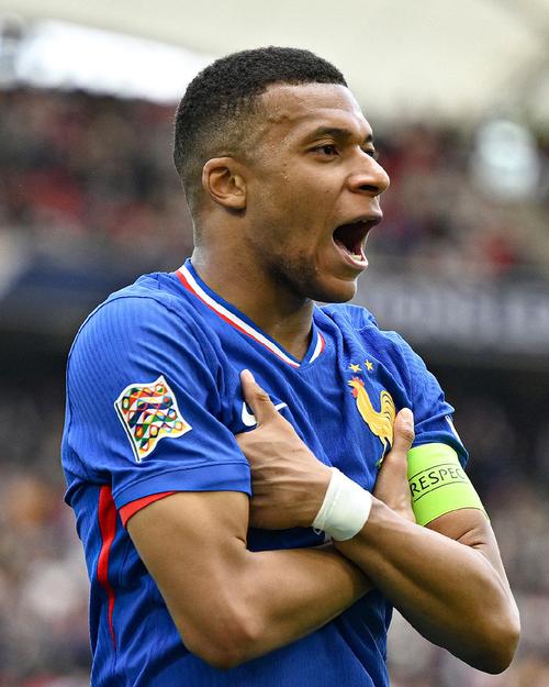 居莱尔:感觉到教练信任我所以充满信心,我和姆巴佩配合默契