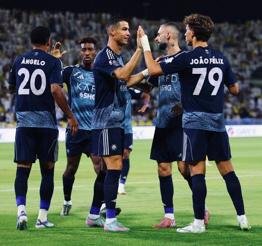 利雅得胜利客战果阿首发：C罗缺席，马内、科曼、菲利克斯均替补