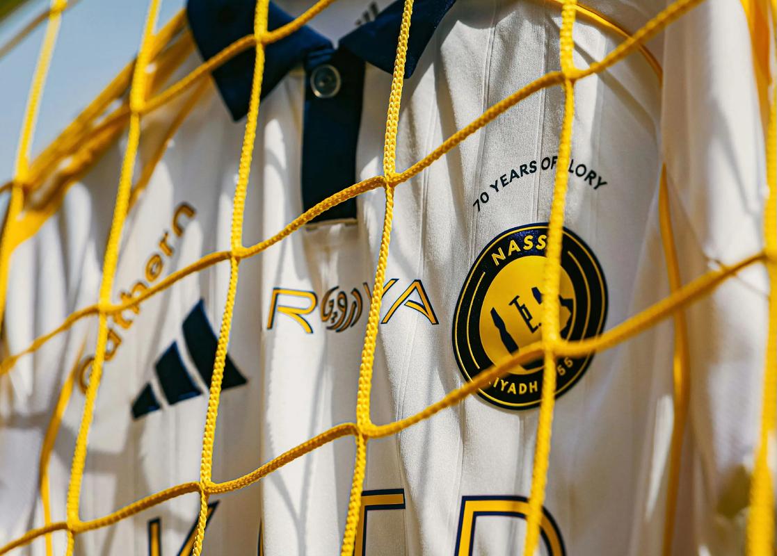 影响力！很多印度球迷身穿利雅得胜利球衣来到球场