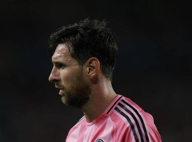 38岁梅西续约！罗马诺晒照：重磅采访将到来，梅西评论：😃👍