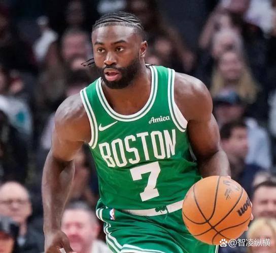 数据还行但没率队赢球!杰伦-布朗18中9得到25分6板4助 三分4中2