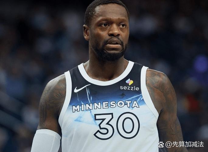 太铁了！鲍尔三分球7中1仅拿3分4板6助 4失误