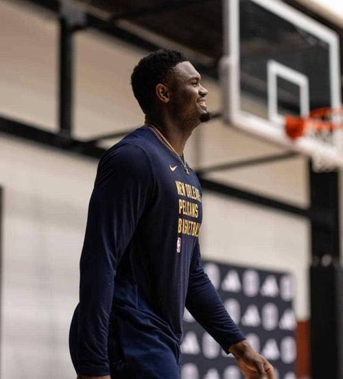 锡安：我肯定希望自己在防守端的影响力被大家感受到