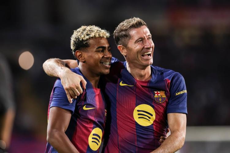 西甲关键数据对比：亚马尔过人+助攻强 维尼修斯进球+造机会多