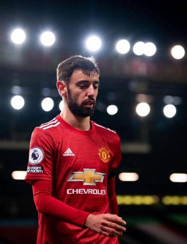 罗体:齐奥尔科夫斯基不满只踢30分钟被换下,他对首个丢球有责任