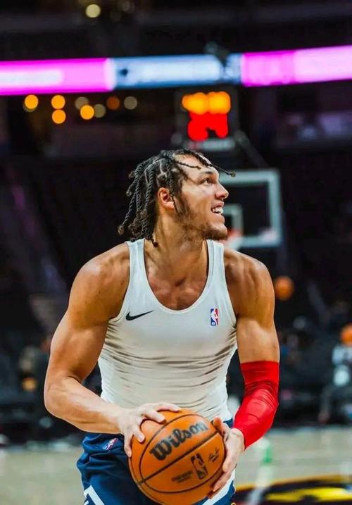 阿德尔曼：戈登的投篮有一种冷静的特质 看到他的蜕变真的很棒