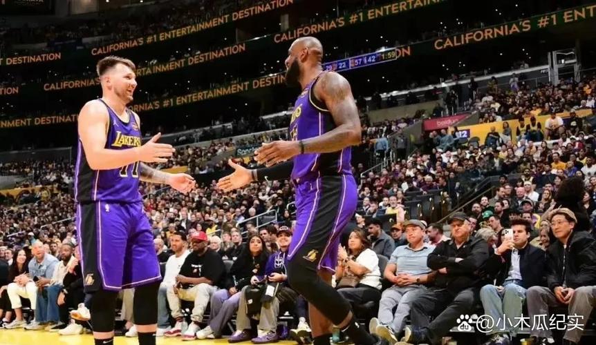 东契奇连续两场40+ 上一位做到的湖人球员是2022年12月的詹姆斯