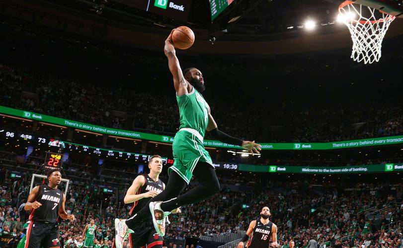 明天绿军客战活塞!队记:杰伦-布朗出战成疑 怀特大概率出战