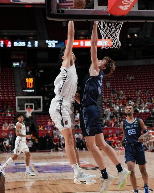 力劈华山！浓眉顺下空接隔扣巴格利
