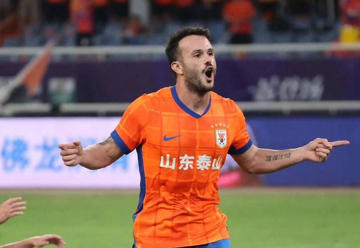 中超官方第28轮最佳候选:瓦科、萨里奇、恩里克、戴维森、亚戈