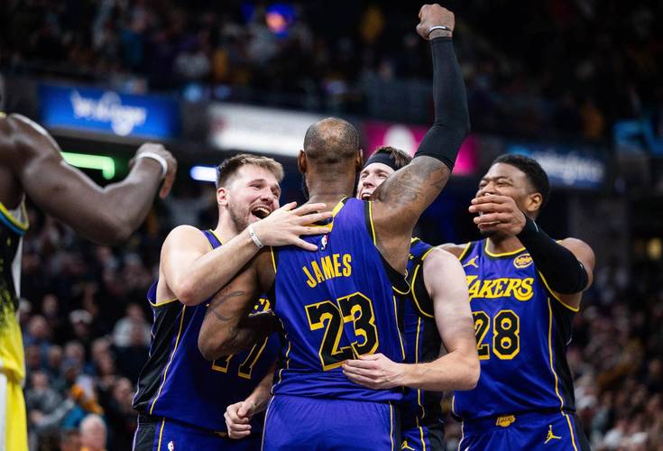 比肩鲨科詹眉！湖人官推再晒里夫斯50+：里夫斯加入精英俱乐部