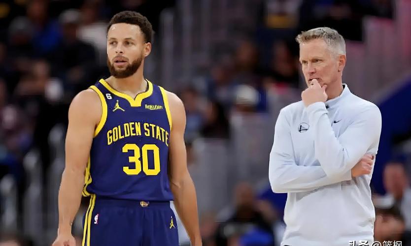 库里谈怪阵容：这是非常典型的科尔式思路 大家都习惯了这种方式