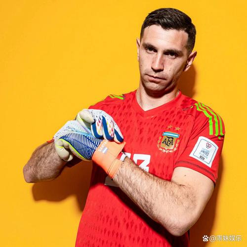 意媒：肇事门将马丁内斯目前在接受检查，仍处于震惊状态之中