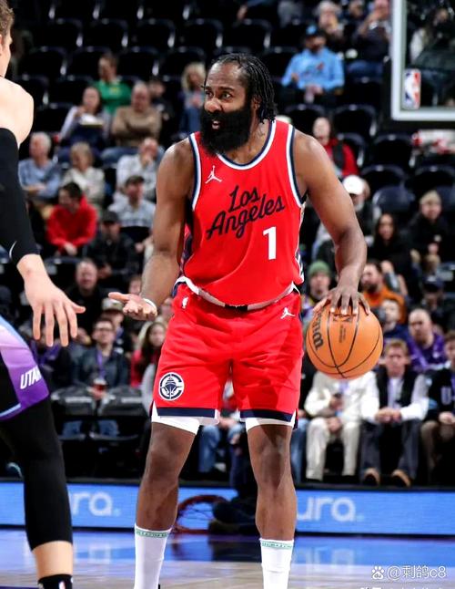 正负值+12全场最高！哈登12中6拿到20分6板13助3断 但也有7失误