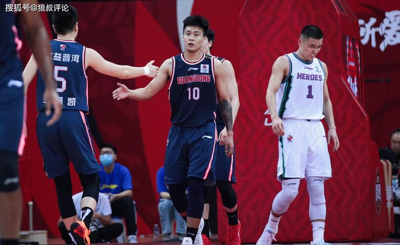 队内黏合剂！4号秀克尼佩尔12中7&三分9中5砍下20分6板2助