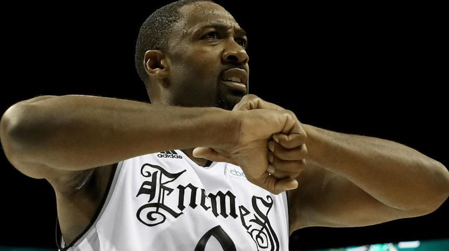 阿里纳斯 ：里夫斯得分篮板助攻样样行 湖人得给他最大的合同