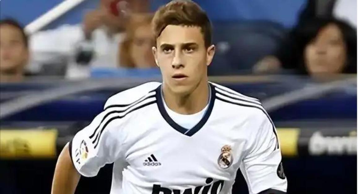 头槌首开记录!意甲官方:罗马中卫埃尔莫索当选本场比赛最佳球员