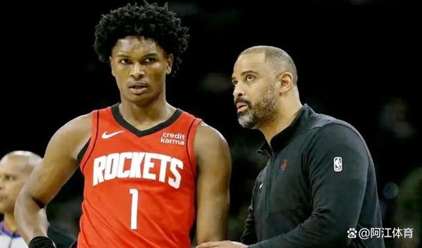 阿门半场出战18分钟 7中3拿到7分3前场板4助&出现2失误