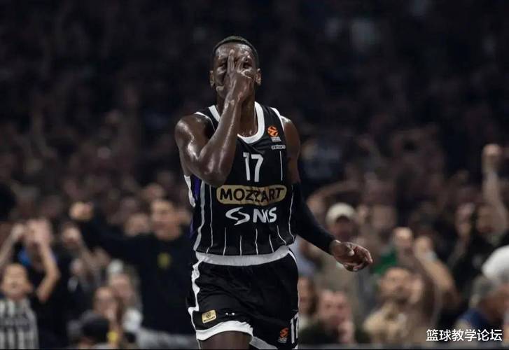 30投16中！克尼佩尔三分命中率53.3% 在出手30+球员里高居第一