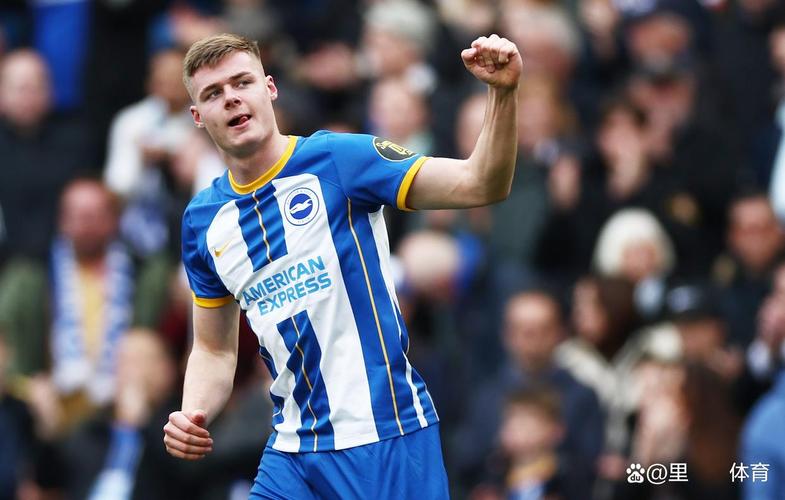 德天空:拜仁有意费耶诺德19岁右后卫吉瓦罗-雷德,英超多队有意