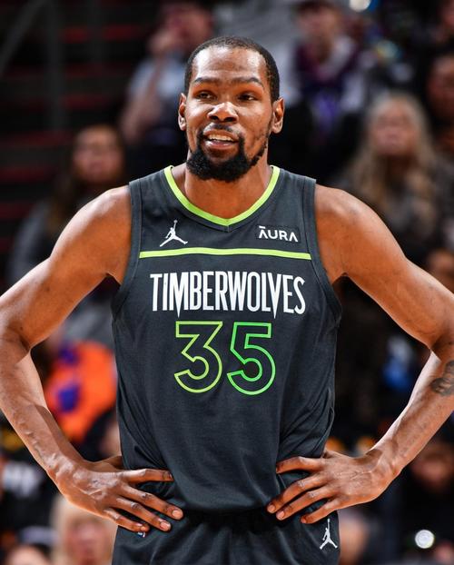 拉拉维亚11中10！森林狼球迷大喊12号是谁？华子：这也是我想问的