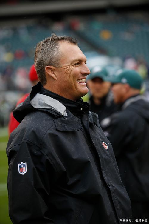 总监已离任!迪马:帅位堪忧的热那亚主帅维埃拉今日仍将主持训练