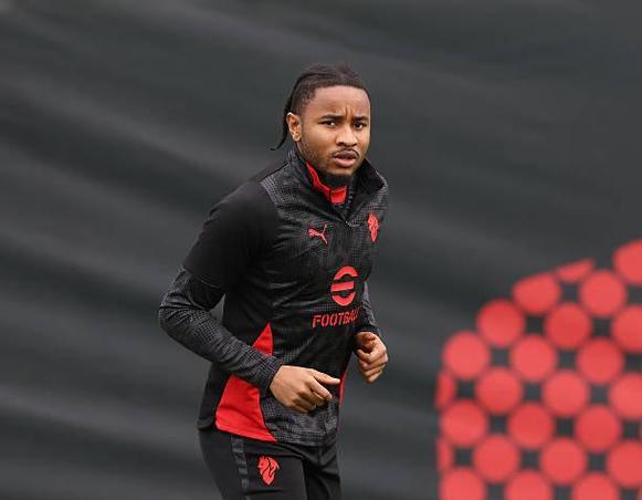 米体：莱奥仍然身体不适，恩昆库可能与奇克在对阵罗马时搭档首发