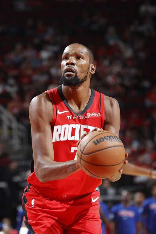 减负！杜兰特目前球权使用率生涯最低 场均出手16.8次生涯第二低