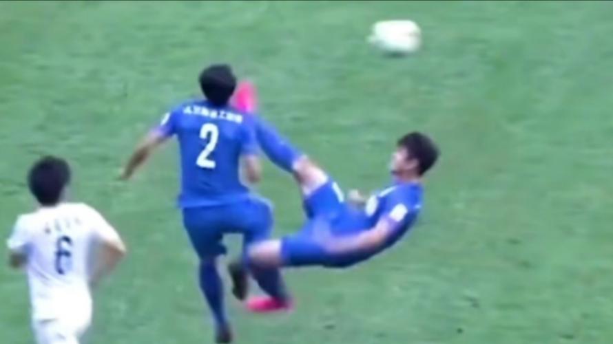 晃倒了自己？陈蒲边路停球直接离谱摔倒，表现不佳赛后遭球迷吐槽