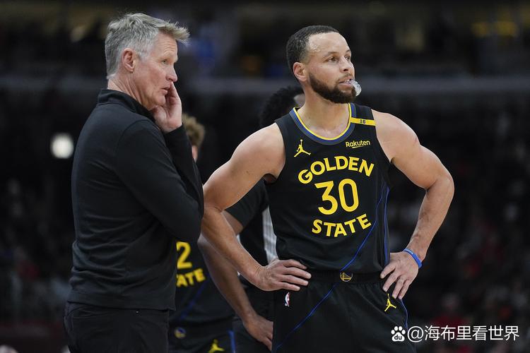 完全放弃低位单打?科尔:进攻停滞时可以用 球员需要阅读比赛