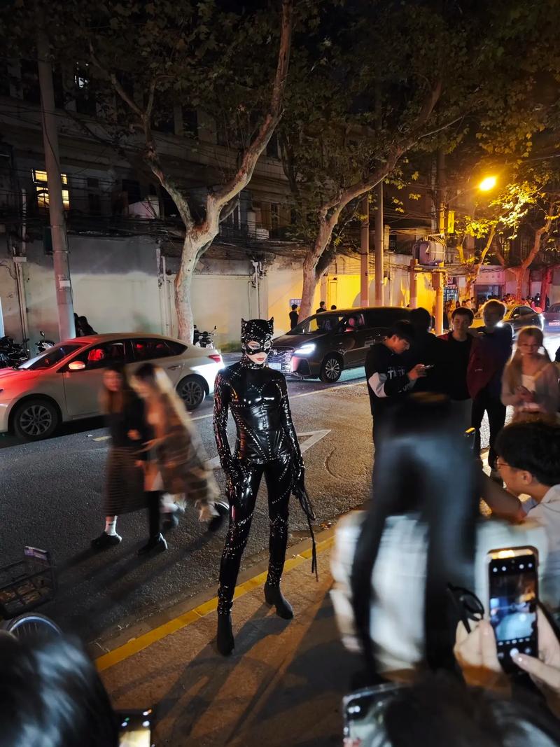 文班cos瘦长鬼影!球员万圣节经典装扮 你给打几分?