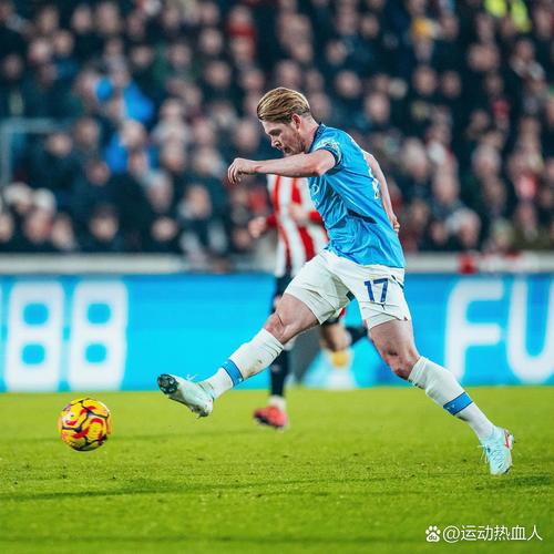 福登社媒晒图庆祝里程碑：很荣幸代表我的俱乐部在英超出场200次