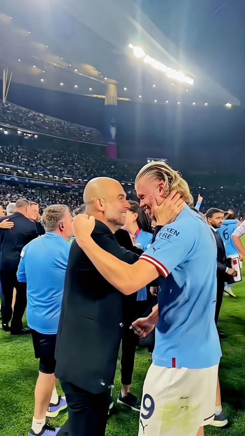 谢尔基社媒晒与哈兰德合影:重要的一周前,一场重要的胜利