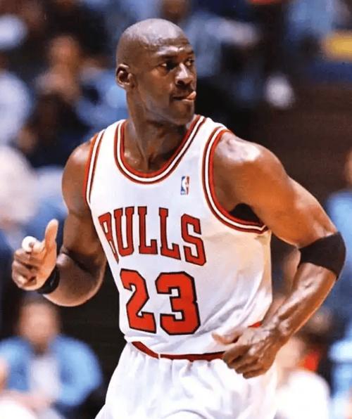 杰弗森谈历史级别光头球员:巴克利、乔丹、科比、卡特