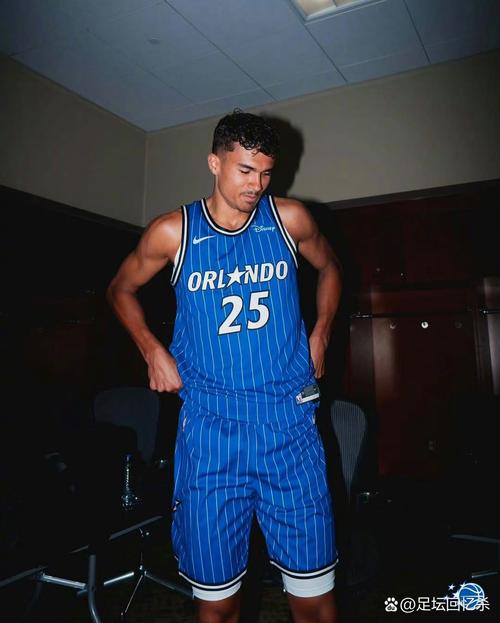 道奇队小老板！美媒晒图祝贺魔术师：生涯已经拿到16次总冠军！