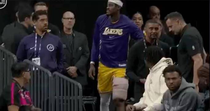 末节崩盘遭活塞逆转！独行侠媒体晒图开喷：尼科-哈里森脑损伤