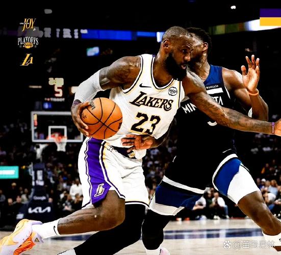 解说：裁判真没玩命帮湖人&球员生生把球投进 赛季初我就看好湖人