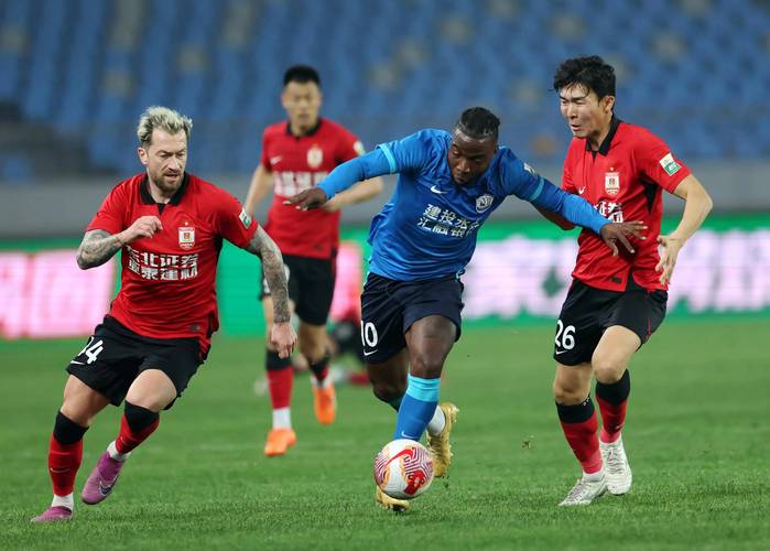 足协评议：上海嘉定汇龙外援科菲动作不构成暴力行为，错判红牌