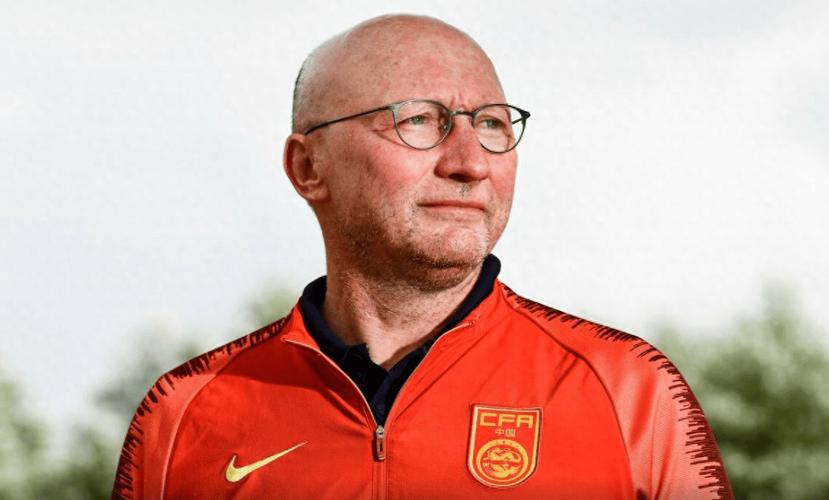 曾执教斯图加特！媒体人：拉巴迪亚是国足选帅中坚挺到最后的黑马