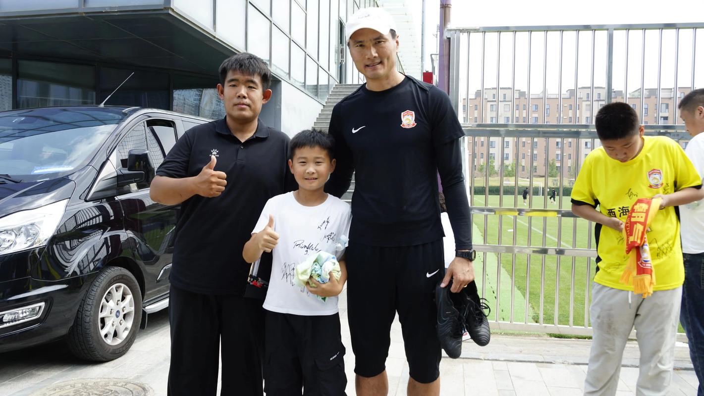 媒体人：足协敢不敢给邵佳一八年时间，带两世界杯周期一定能出线