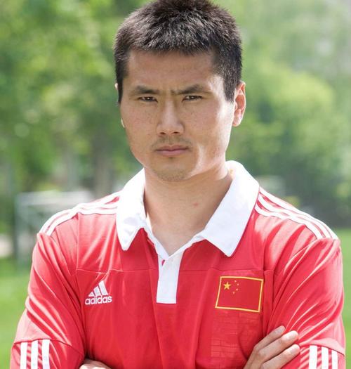 记者：说实话挺佩服邵佳一，中国足球用人之际他勇气可嘉