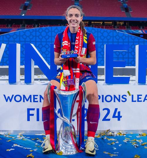 FIFA年度女足最佳球员候选名单：邦马蒂、普特拉斯入围