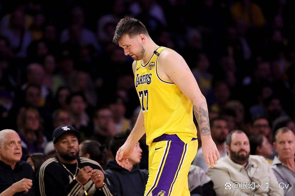 东契奇：打3小时确实有点奇怪 艾顿开场就很出色&斯玛特帮每个人