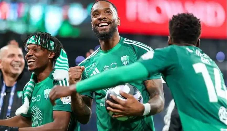 记者：弗兰克有意伊万-托尼；我不明白热刺为什么买下特尔